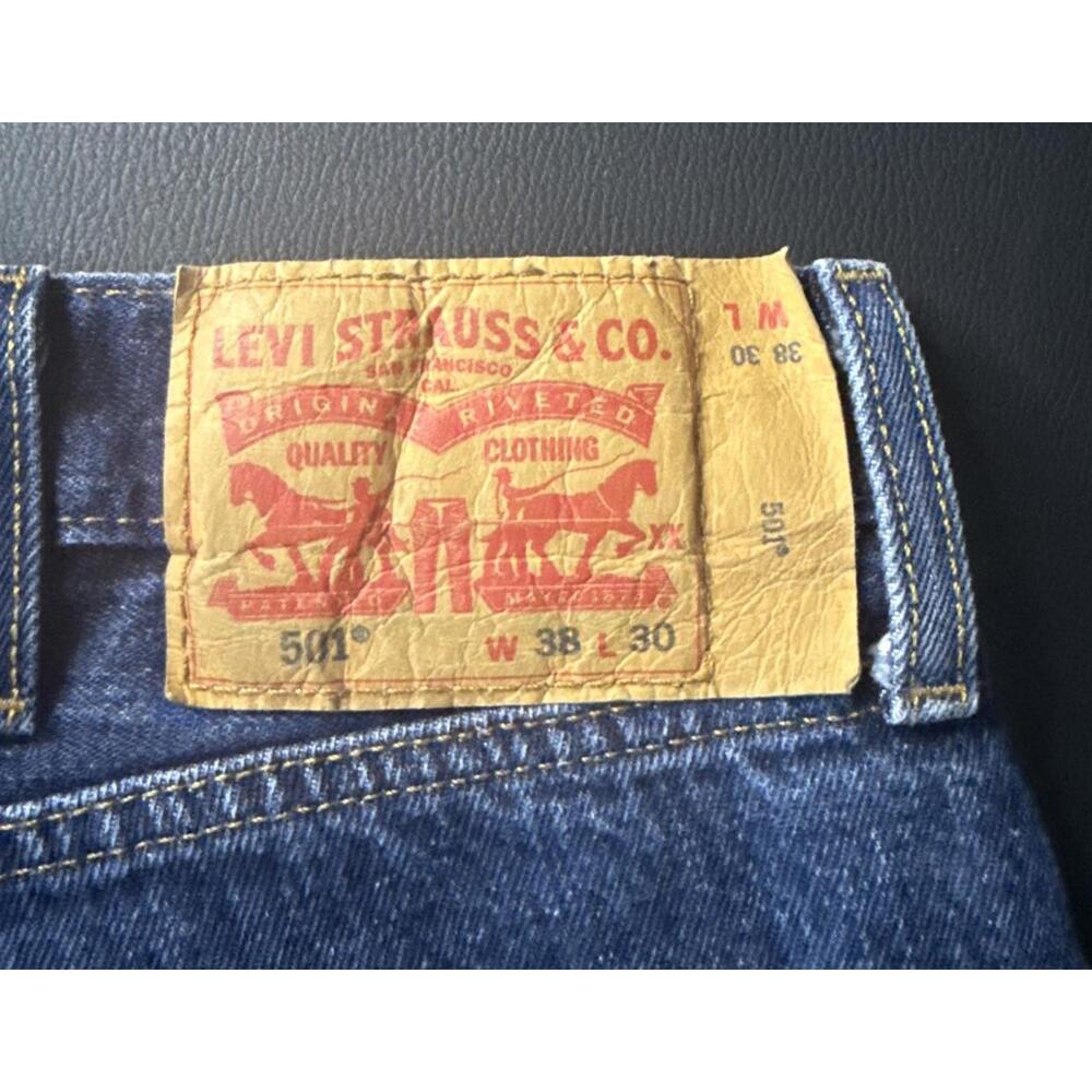 Levis 501 Jeans Mens 38x30 Dark Blue Wash Button Fly Straight Leg Red Tab - Picture 2 of 7